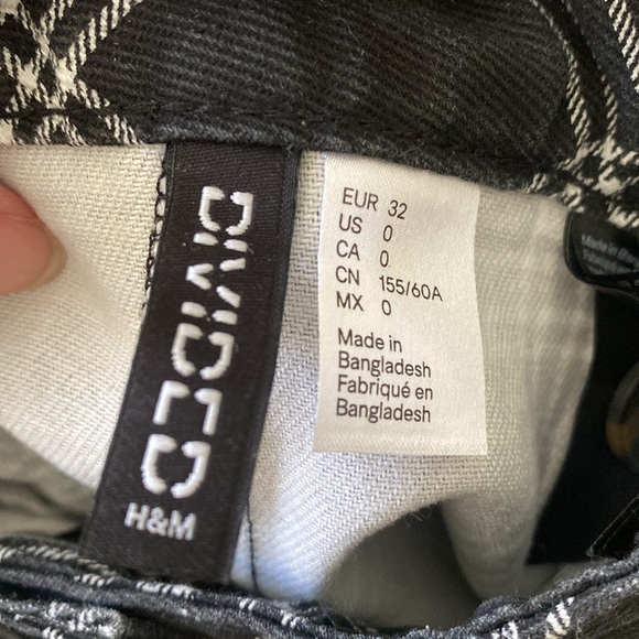 High Waisted Plaid Skirt - Picture 3 of 3